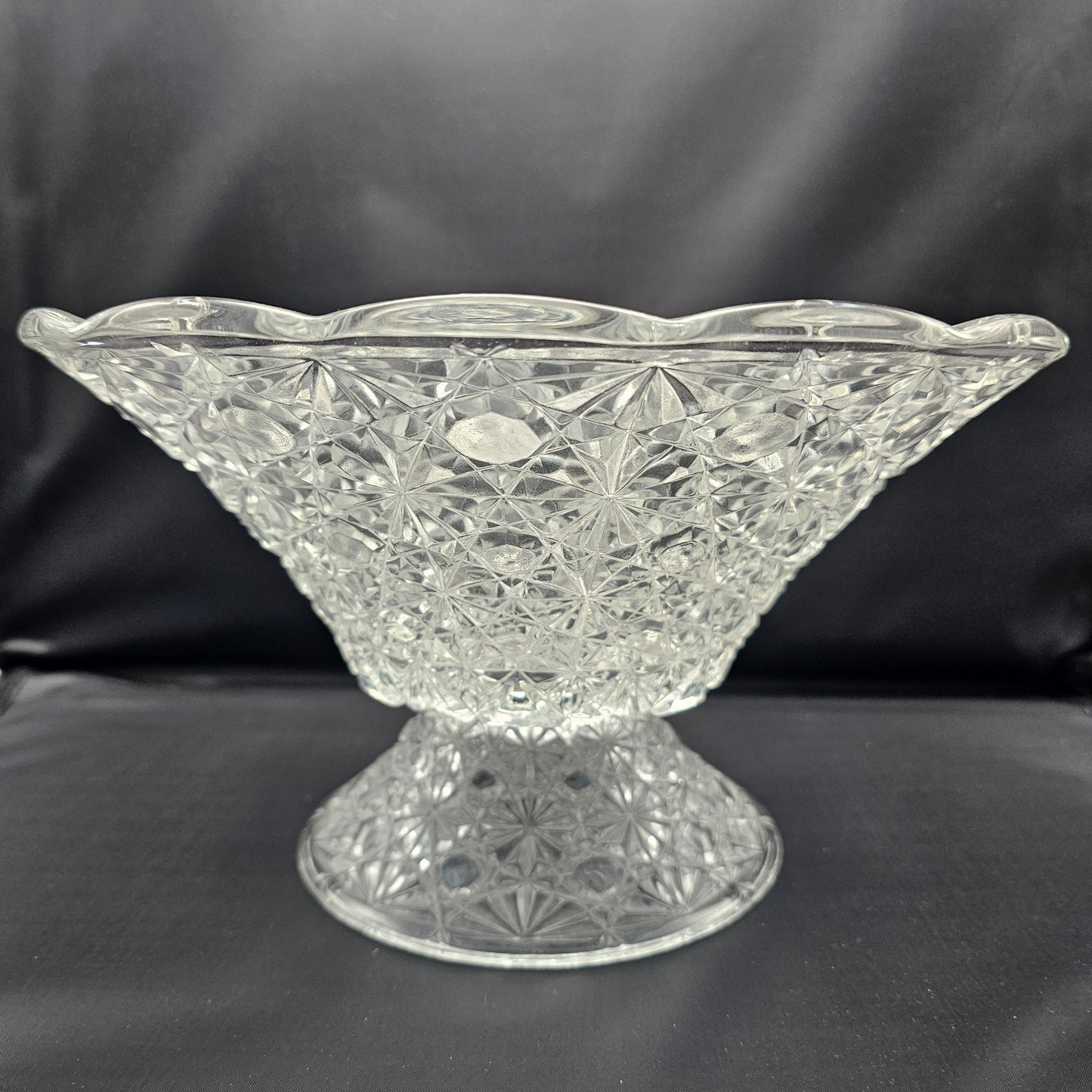 Vintage Daisy and Button Glass Serving Bowl
