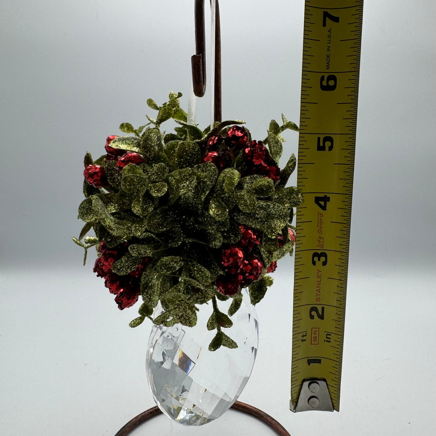 Hanging Christmas Mistletoe With Flat Crystal Base