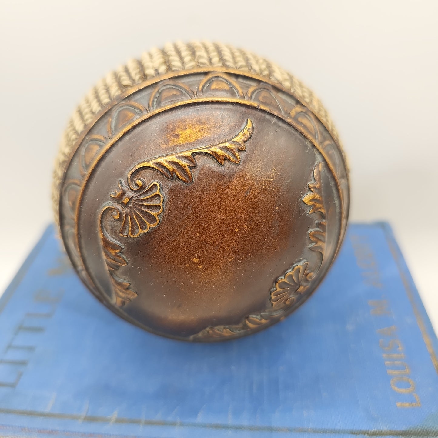 Decorative Orb Brass w/Ribbing