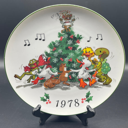 Vintage Suzy's Zoo Christmas 1978 Plate