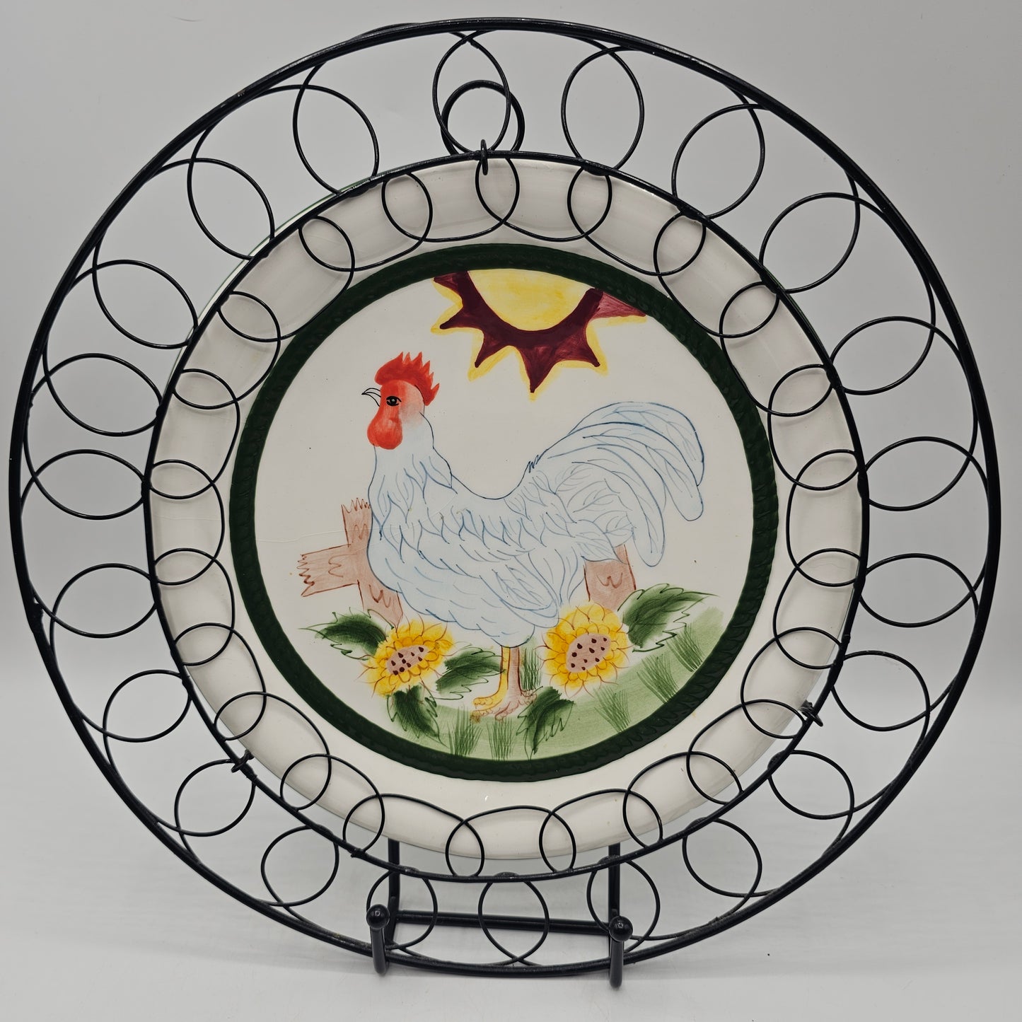 Decorative Rooster Plate in Wire Hanger